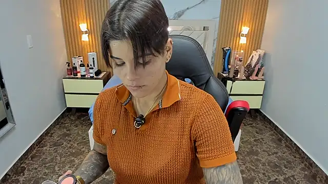 KAROLLJONES1 online show from November 2025 07:52:02 PM