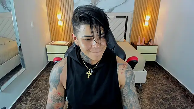 KAROLLJONES1 online show from June 2026 07:30:02 PM
