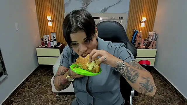 KAROLLJONES1 online show from November 2025 08:02:02 PM