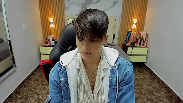 KAROLLJONES1 online show from October 2025 08:08:01 PM