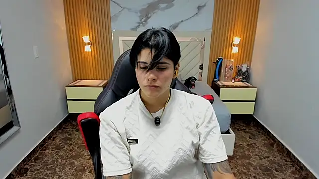 KAROLLJONES1 online show from January 2026 07:28:02 PM