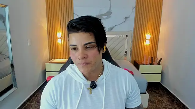 Snapshot of KAROLLJONES1 chatting on May 2026 07:34:02 PM KAROLLJONES1 online show from May 2026 07:34:02 PM