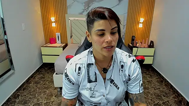 KAROLLJONES1 online show from February 2026 12:40:02 PM