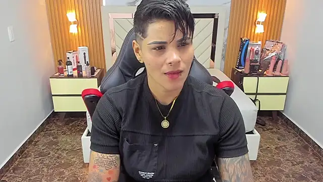 KAROLLJONES1 online show from October 2025 02:37:01 AM