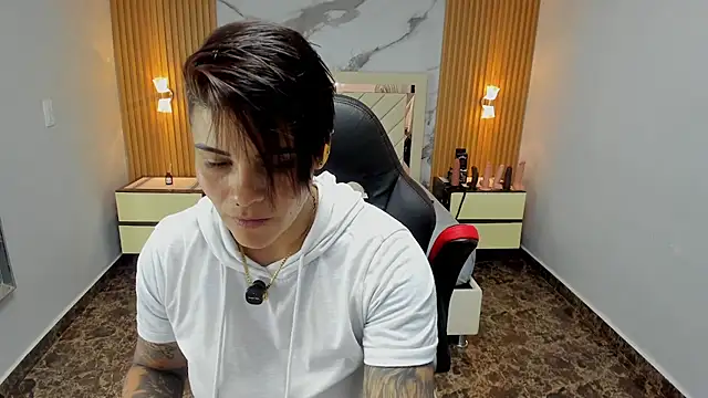 KAROLLJONES1 online show from February 2026 07:33:02 PM