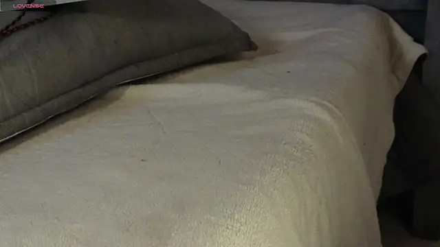 Snapshot of Ice_Princess_ chatting on November 2025 04:32:01 PM Ice Princess online show from November 2025 04:32:01 PM