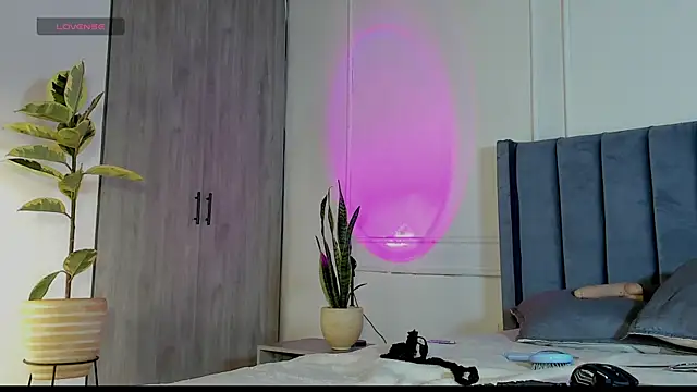 Snapshot of Ice_Princess_ chatting on October 2025 05:53:01 AM Ice Princess online show from October 2025 05:53:01 AM