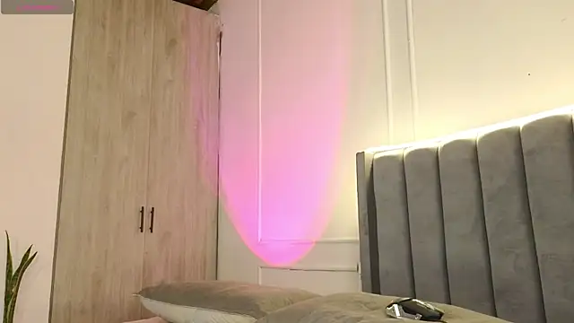 Snapshot of Ice_Princess_ chatting on November 2025 08:46:02 PM Ice Princess online show from November 2025 08:46:02 PM