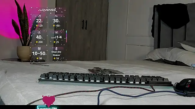 Snapshot of Ice_Princess_ chatting on October 2025 06:47:01 AM Ice Princess online show from October 2025 06:47:01 AM