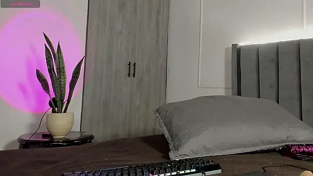 Snapshot of Ice_Princess_ chatting on October 2025 04:46:02 AM Ice Princess online show from October 2025 04:46:02 AM