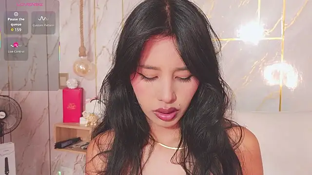 Miss Charlottet online show from March 2026 08:19:01 PM