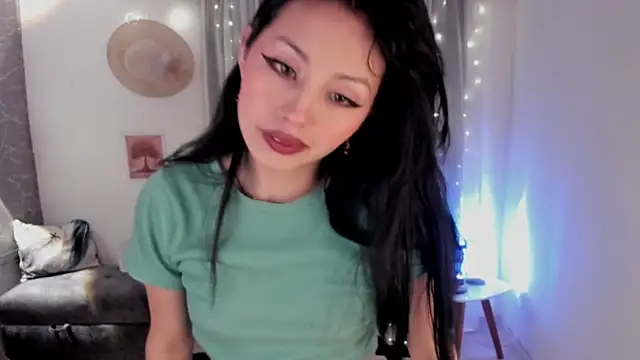 Snapshot of Miss_Charlottet chatting on November 2025 01:06:02 AM Miss Charlottet online show from November 2025 01:06:02 AM