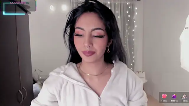 Snapshot of Miss_Charlottet chatting on November 2025 10:25:01 PM Miss Charlottet online show from November 2025 10:25:01 PM