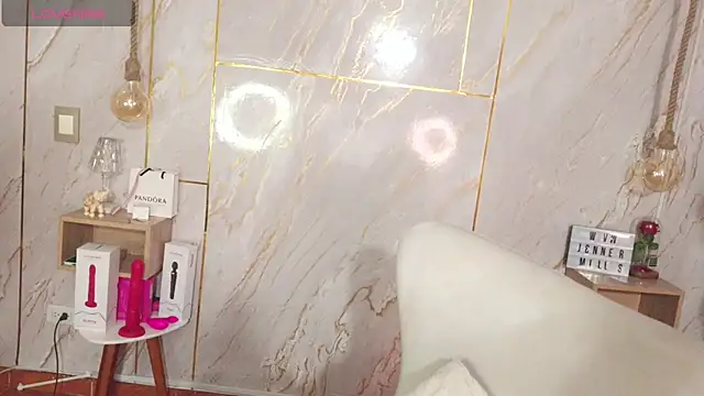 Miss Charlottet online show from March 2026 10:43:02 PM