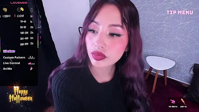 Snapshot of Miss_Charlottet chatting on October 2025 07:17:01 PM Miss Charlottet online show from October 2025 07:17:01 PM