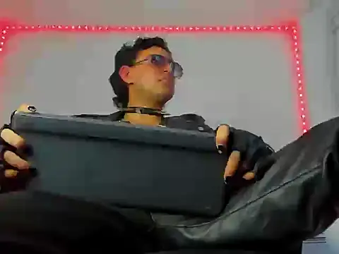 Snapshot of Alexxx_savage chatting on September 2025 04:06:01 AM Alexxx savage online show from September 2025 04:06:01 AM