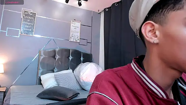 Snapshot of Room_69x chatting on November 2025 03:18:02 AM Room 69x online show from November 2025 03:18:02 AM