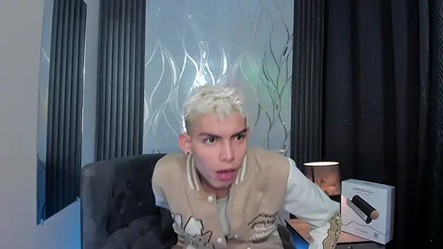 Room 69x online show from January 2026 04:08:01 AM