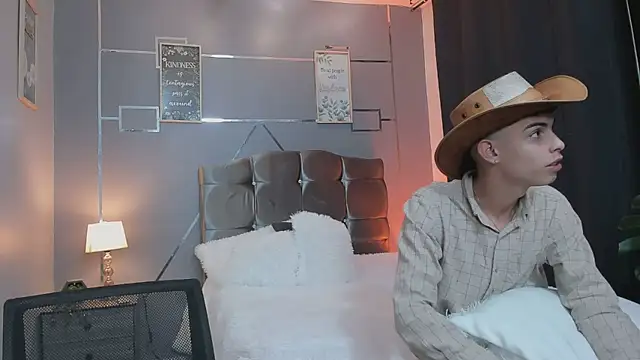 Snapshot of Room_69x chatting on November 2025 02:59:01 AM Room 69x online show from November 2025 02:59:01 AM