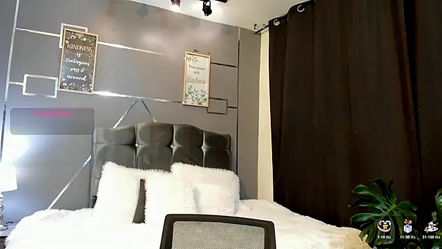 Snapshot of Room_69x chatting on November 2025 03:06:02 AM Room 69x online show from November 2025 03:06:02 AM