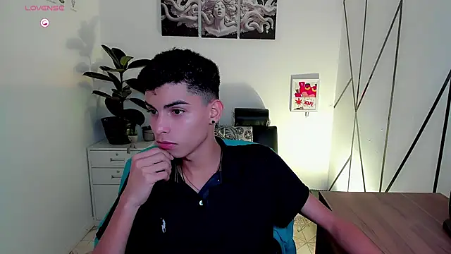 Snapshot of Room_69x chatting on October 2025 09:11:02 PM Room 69x online show from October 2025 09:11:02 PM