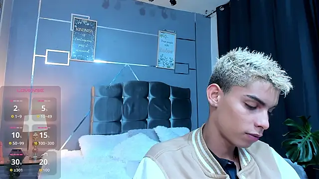 Room 69x online show from December 2025 03:50:02 AM