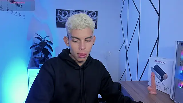 Snapshot of Room_69x chatting on December 2025 02:28:02 AM Room 69x online show from December 2025 02:28:02 AM