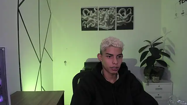 Room 69x online show from December 2025 02:38:02 AM