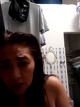 Snapshot of linda_luna29 chatting on September 2025 03:30:02 PM linda luna29 online show from September 2025 03:30:02 PM