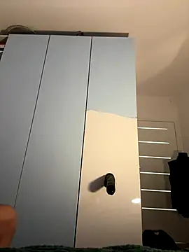 Jaropol online show from November 2025 06:02:01 PM