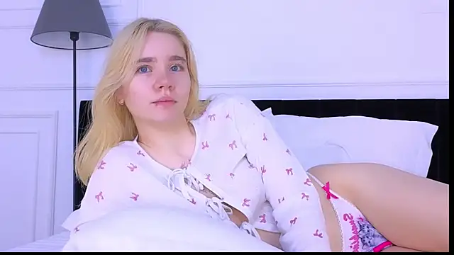 ANNABELLE LU online show from November 2025 02:48:01 AM