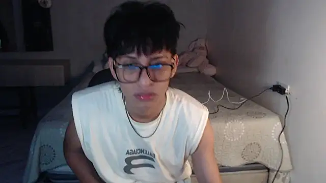 Snapshot of sung_yol chatting on September 2025 06:05:01 AM sung yol online show from September 2025 06:05:01 AM