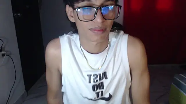 Snapshot of sung_yol chatting on October 2025 09:38:01 PM sung yol online show from October 2025 09:38:01 PM