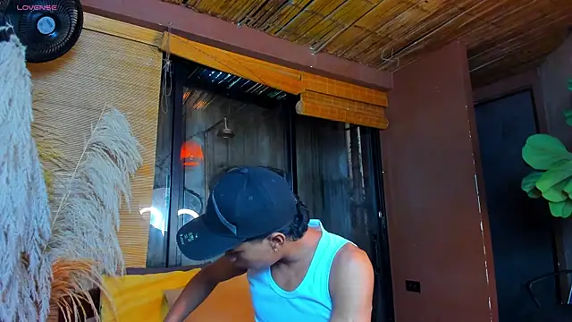 Snapshot of AlanCutee chatting on January 2026 12:09:01 PM AlanCutee online show from January 2026 12:09:01 PM