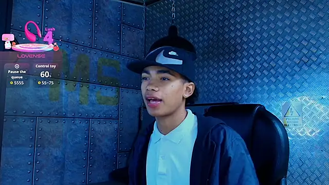 AlanCutee online show from October 2025 12:27:01 PM