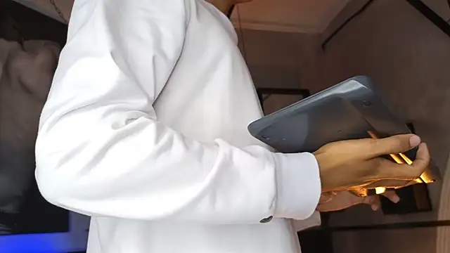 AlanCutee online show from March 2026 11:28:02 AM