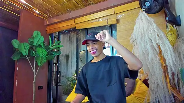 AlanCutee online show from November 2025 12:39:02 PM