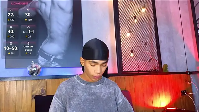 Snapshot of AlanCutee chatting on February 2026 11:56:02 AM AlanCutee online show from February 2026 11:56:02 AM