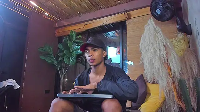 AlanCutee online show from December 2025 11:20:02 AM