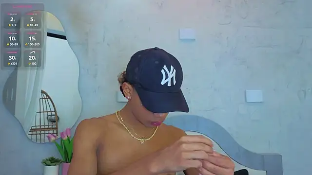 Snapshot of AlanCutee chatting on May 2026 12:26:02 PM AlanCutee online show from May 2026 12:26:02 PM