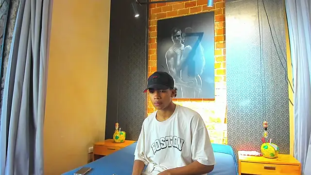 AlanCutee online show from November 2025 12:20:01 PM