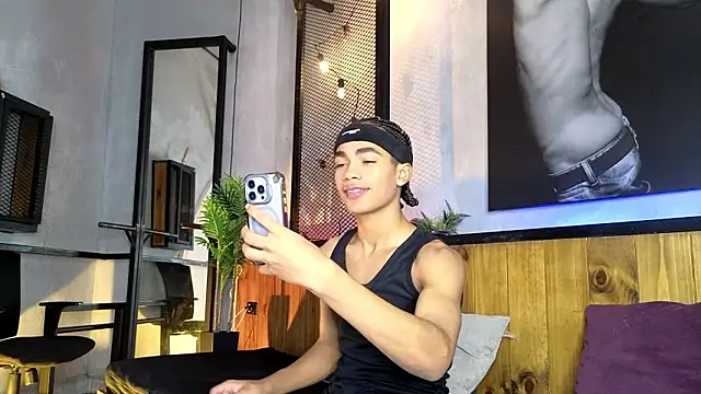 AlanCutee online show from March 2026 11:58:02 AM