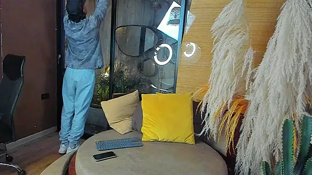 AlanCutee online show from November 2025 11:32:02 AM