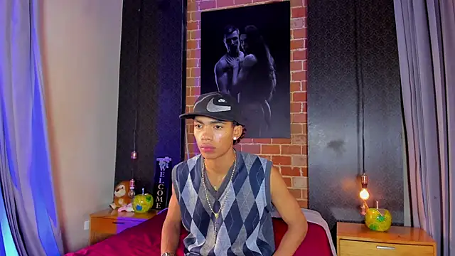 Snapshot of AlanCutee chatting on April 2026 01:34:01 PM AlanCutee online show from April 2026 01:34:01 PM