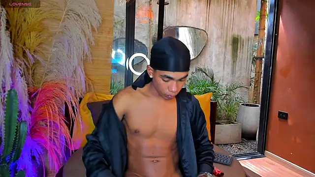 Snapshot of AlanCutee chatting on January 2026 05:27:02 PM AlanCutee online show from January 2026 05:27:02 PM