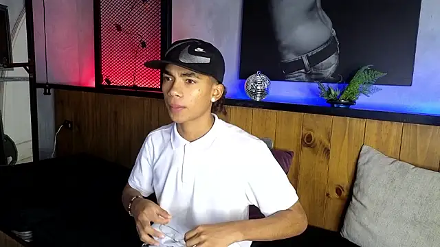 AlanCutee online show from March 2026 01:40:01 PM