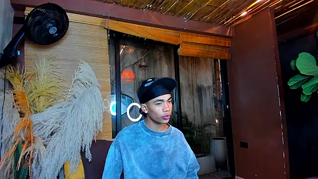 Snapshot of AlanCutee chatting on January 2026 11:36:01 AM AlanCutee online show from January 2026 11:36:01 AM