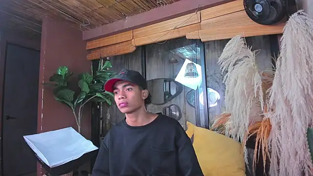 AlanCutee online show from November 2025 11:54:02 AM