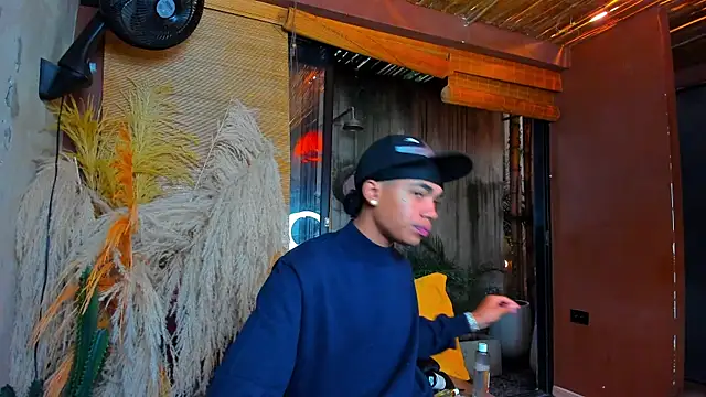 Snapshot of AlanCutee chatting on January 2026 11:58:02 AM AlanCutee online show from January 2026 11:58:02 AM