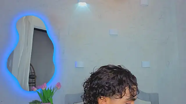 Snapshot of AlanCutee chatting on May 2026 04:01:01 AM AlanCutee online show from May 2026 04:01:01 AM